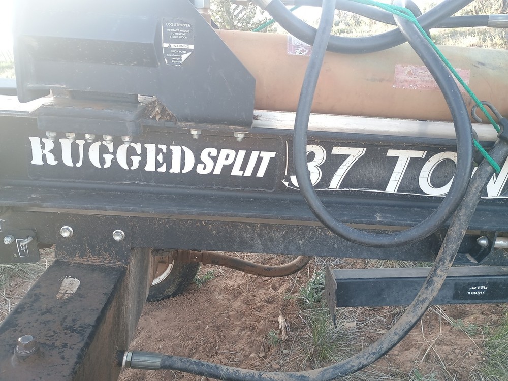 rugged split 37 ton wood splitter used still runs