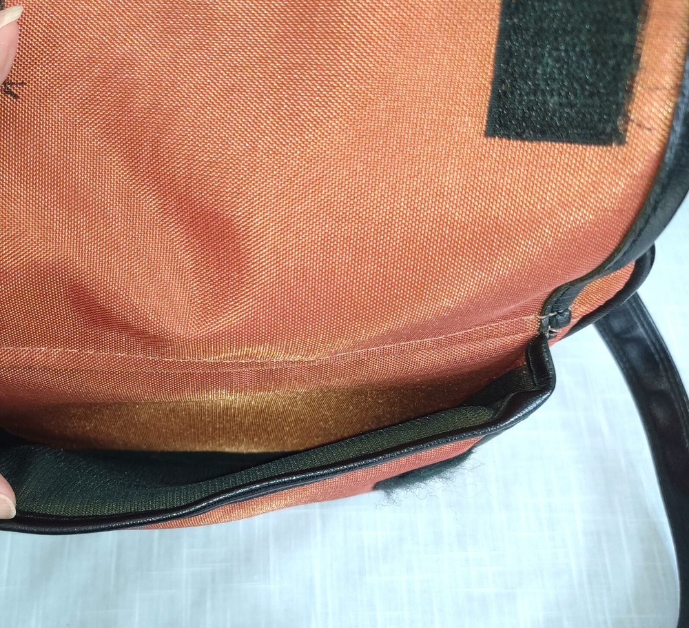 VINTAGE CAMERA BAG