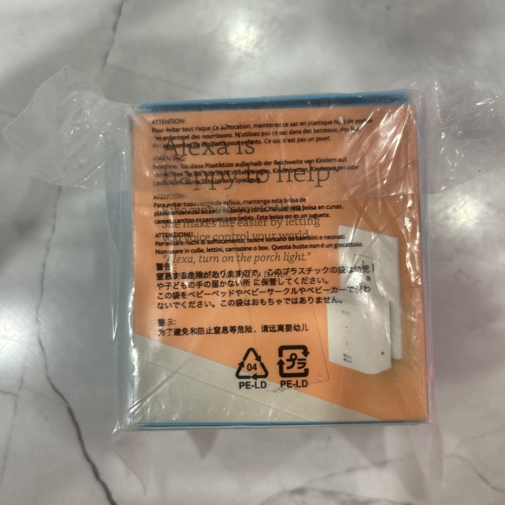 Amazon Echo Flex Plug-in Smart Speaker Alexa, Bluetooth, Wi-Fi