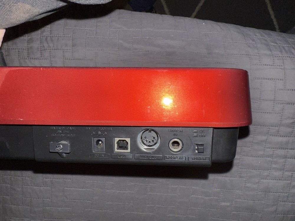 Behringer UMX490 Midi Controller Keyboard