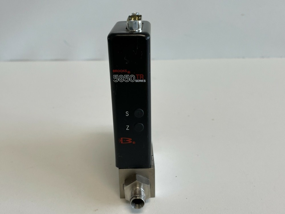 U2: Brooks 5850TR Mass Flow Controller 5850 TR Series