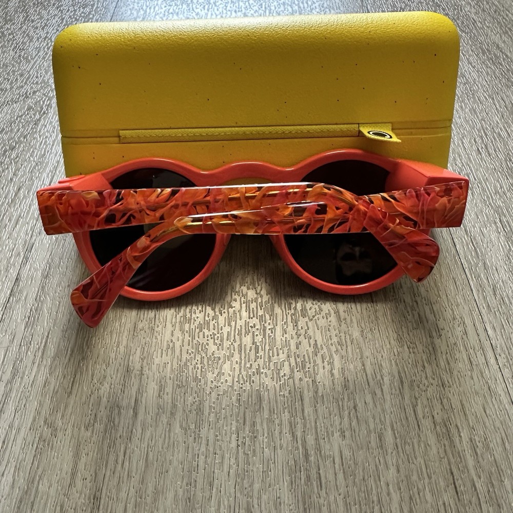 Snapchat Spectacles Glasses v1 - Coral With Case Missing Charge Cord (UNTESTED)