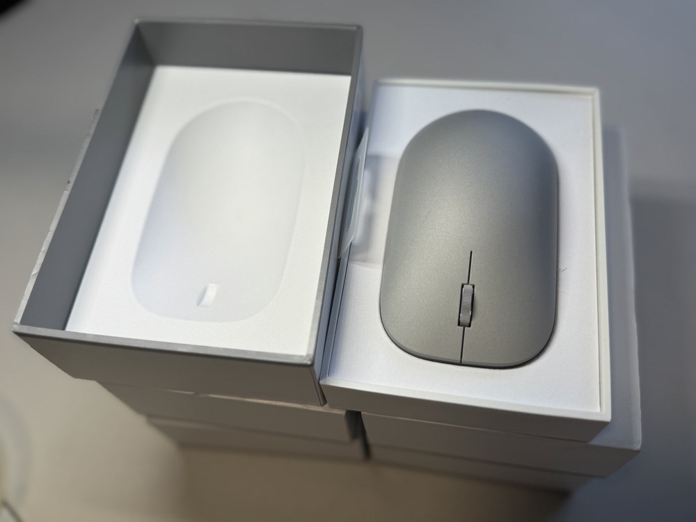 Microsoft Surface Wireless Mouse Bluetooth 4.0 Gray BlueTrack 3YR-00001