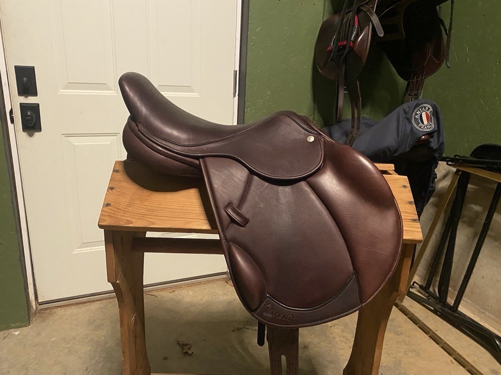 Dover circuit monoflap saddle