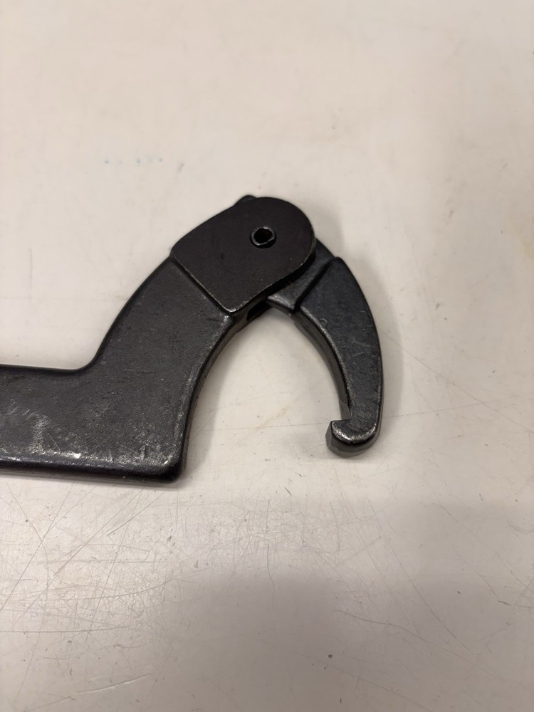 Armstrong Spanner Wrench 34-307 Adjustable Hook , 2" - 4 3/4" RANGE. NEW