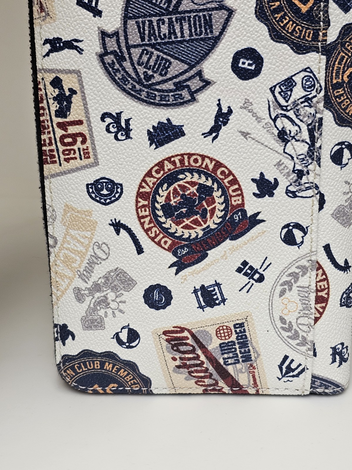 DVC Disney Vacation Club Dooney & Bourke Wallet Wristlet