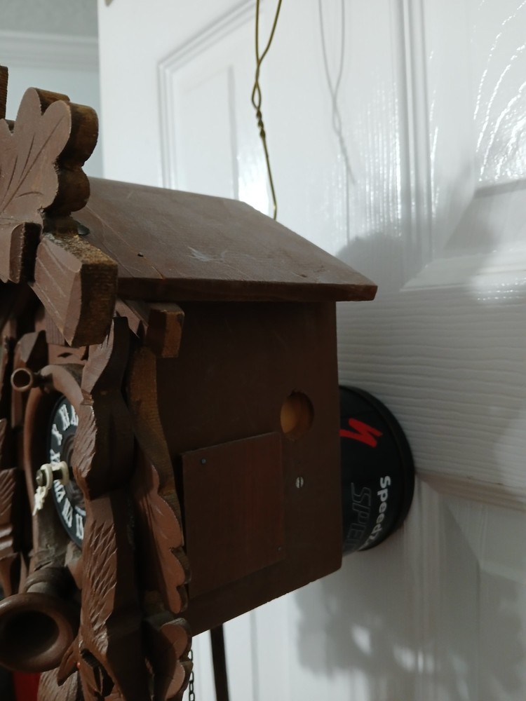 HUNTERS STYLE BLACK FOREST CUCKOO CLOCK WORKING