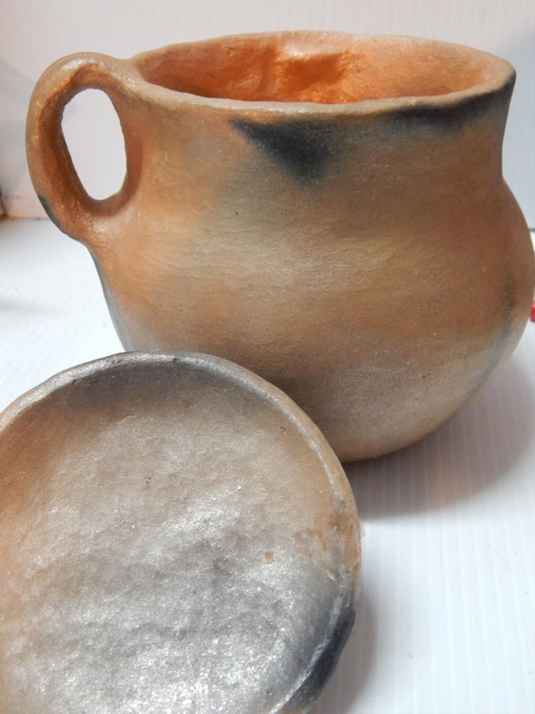 VIRGINIA T. ROMERO(d) VINTAGE MICACEOUS CLAY TAOS PUEBLO INDIAN POTTERY BEAN POT