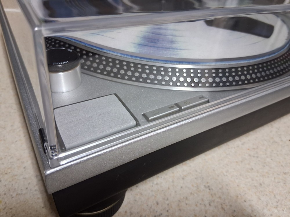 Technics SL1200Mk2 Turntable - Refurbished and Fully Functional