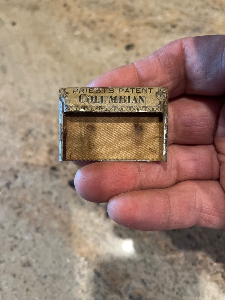 aNTIQUE Columbia gramophone needle tin