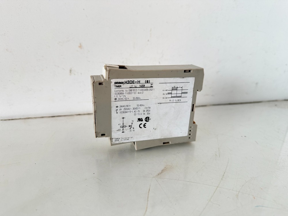 Omron H3DE-H S Timer 100-120Vac~ 50/60Hz (el29)