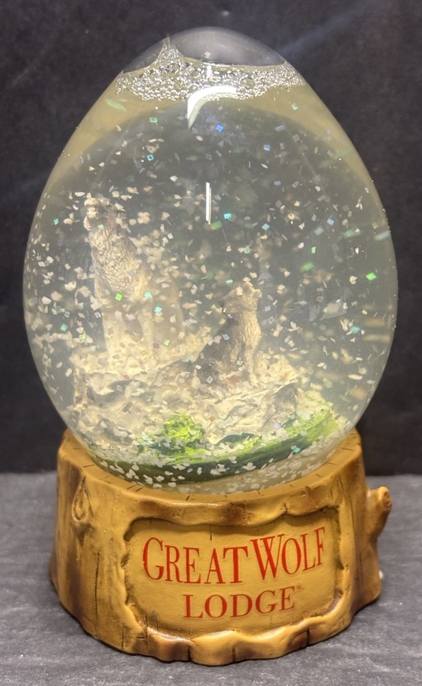 Great Wolf Lodge ‘Wolf-Howl’  Snow Globe