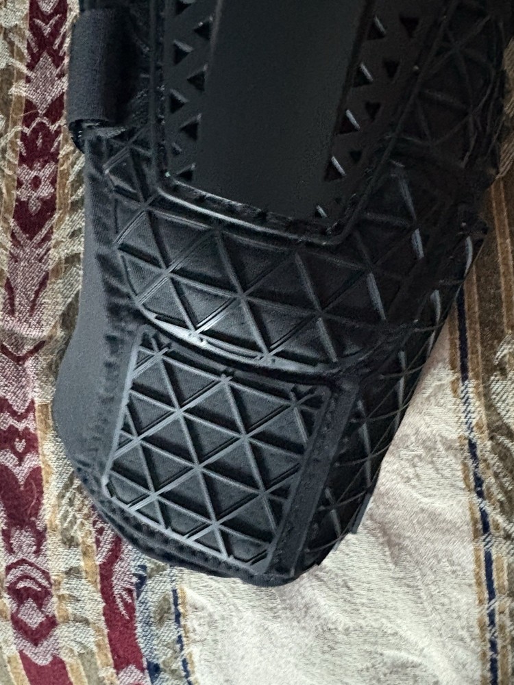 Surpass Youth Knee Guard