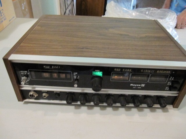 ROYCE 1-640 SSB/AM 23 CH BASE. COSMETICS SHARP COLLECTABLE CLEAN UNIT. POWERS ON