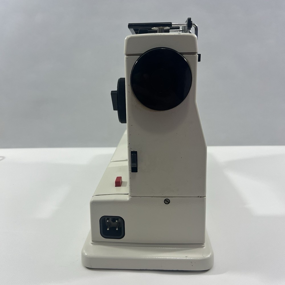 Pfaff 1222E Sewing Machine With Pedal