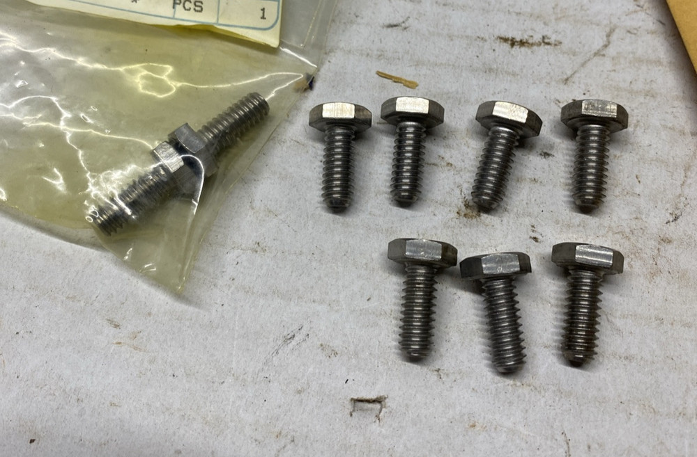 OMC Nine Screws 304027  BB-529