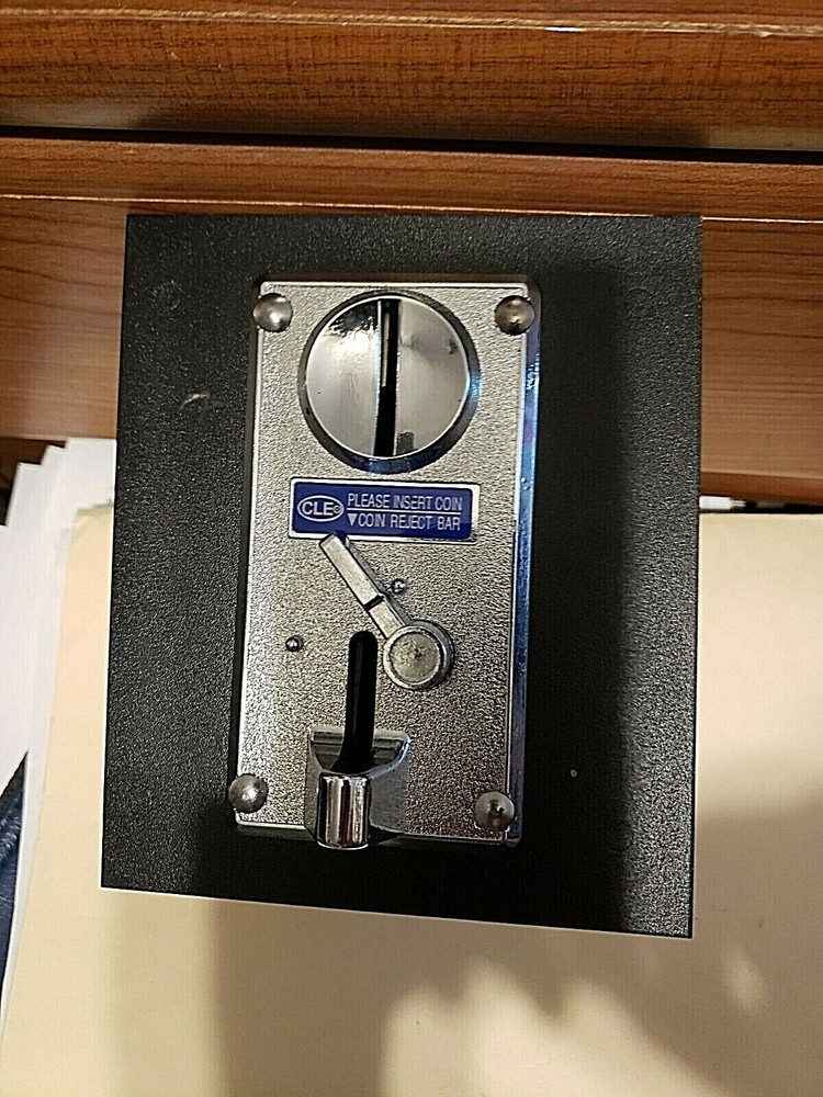ELECTRONIC COIN ACCEPTOR, MOUNTING PLATE INCLUDED