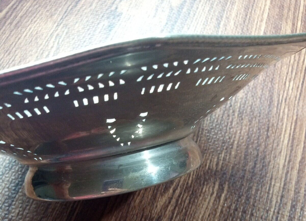 Vintage EPNS Pedestal Dish 2 handle Round Silver plated