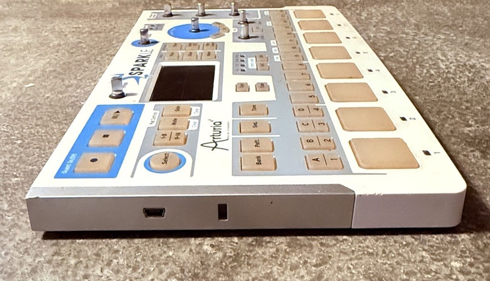 Arturia SparkLE Hybrid Drum Machine USB MIDI Controller WORKS No Encoder Knobs