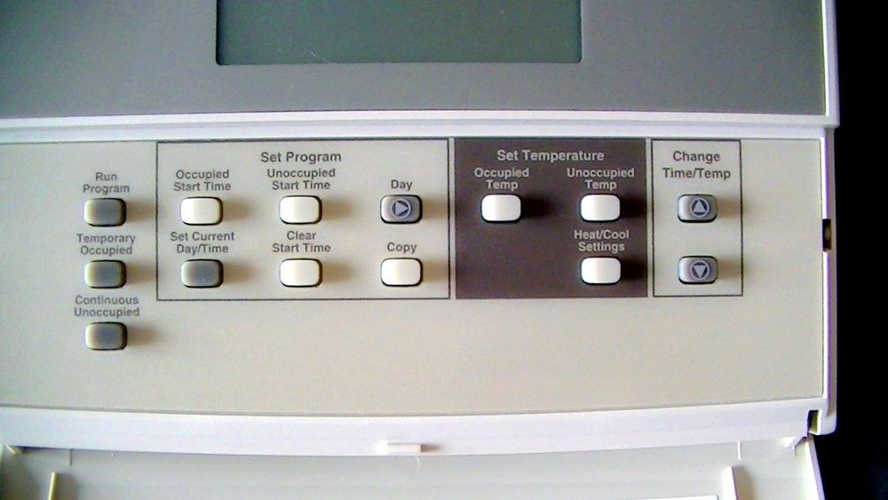 TRANE BAYSTAT 040A PROGRAMMABLE COMMERCIAL THERMOSTAT