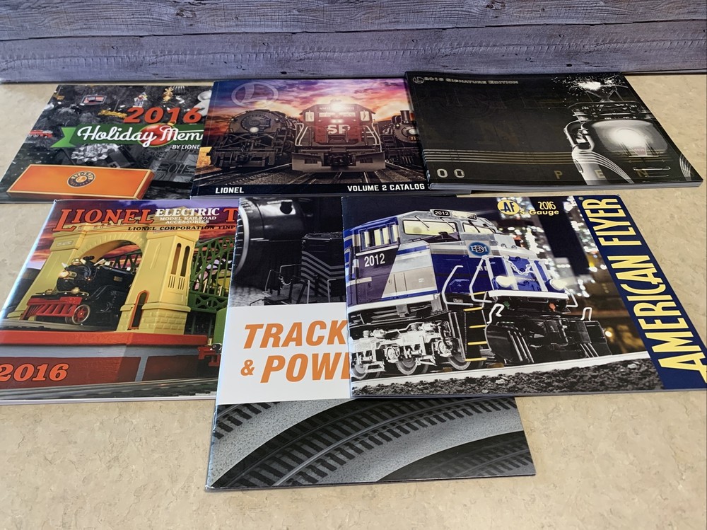 2016 LIONEL TRAIN 6 Catalog Lot Great Condition