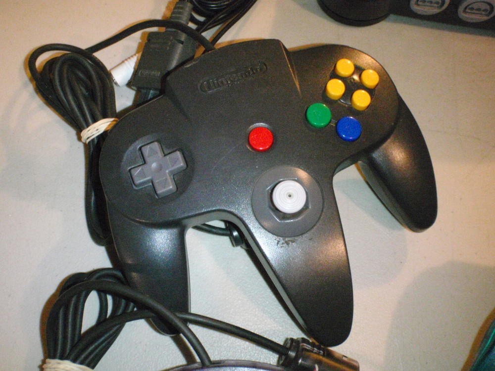 NINTENDO 64 N64 SYSTEM WITH 4 CONTROLLERS TESTED
