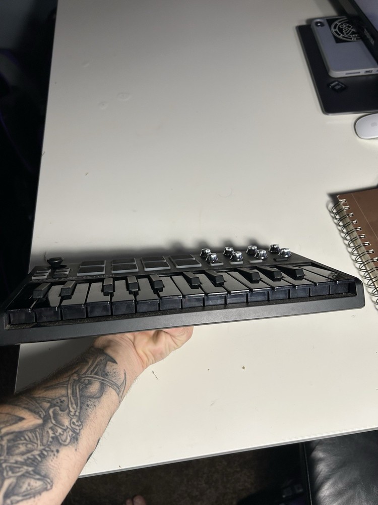 Akai MPK Mini MK3 25 Keys Keyboard Controller - Black