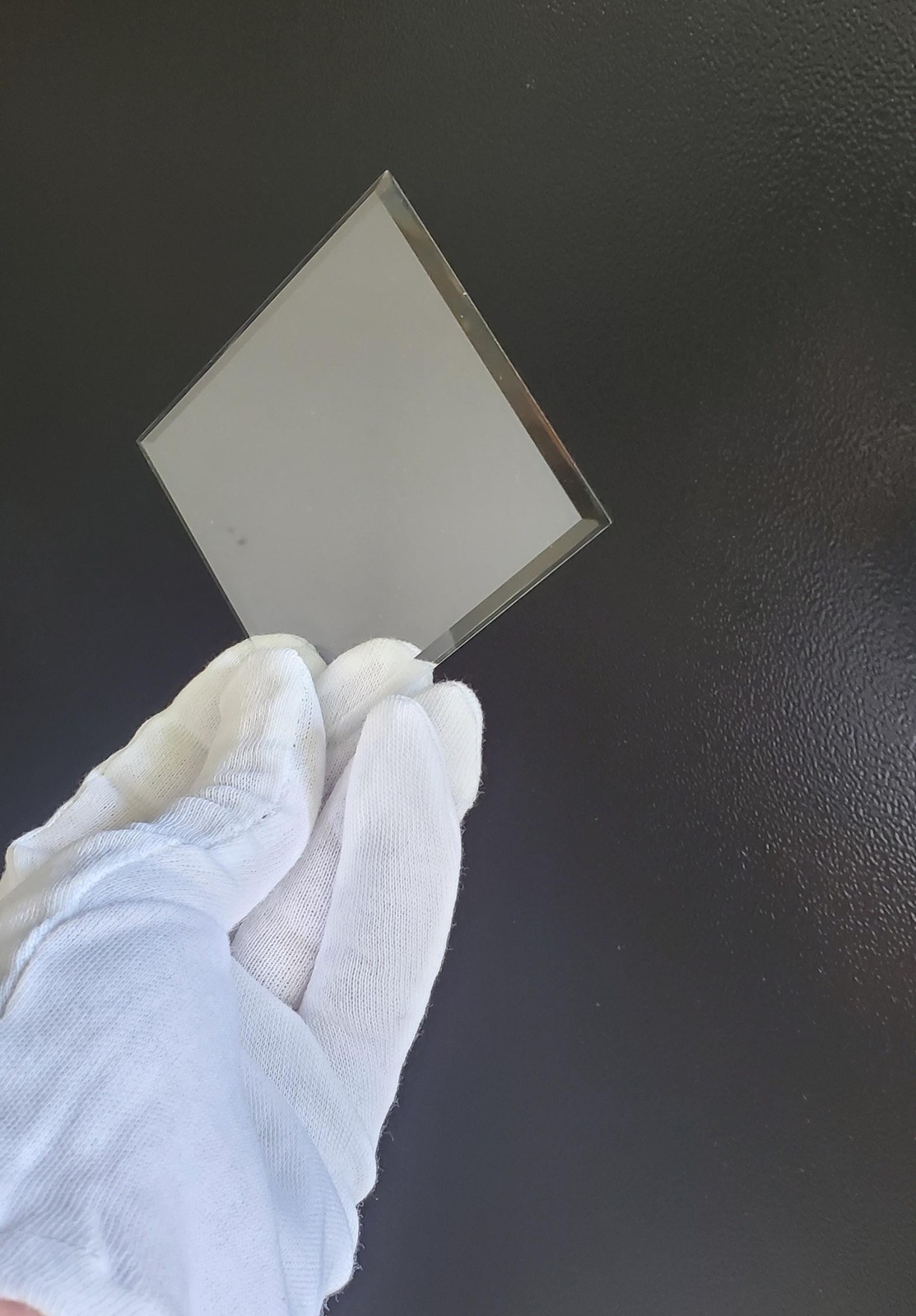 T’z Tagz Acrylic Cube – True Outer Dimensions – 45 Degree Seamless Display Box