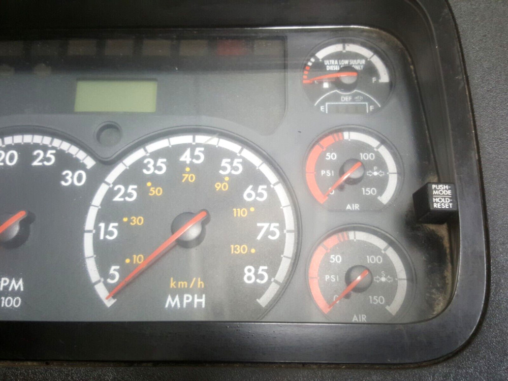 FREIGHTLINER CASCADIA SPEEDOMETER INSTRUMENT CLUSTER -- MISSING PART NUMBER