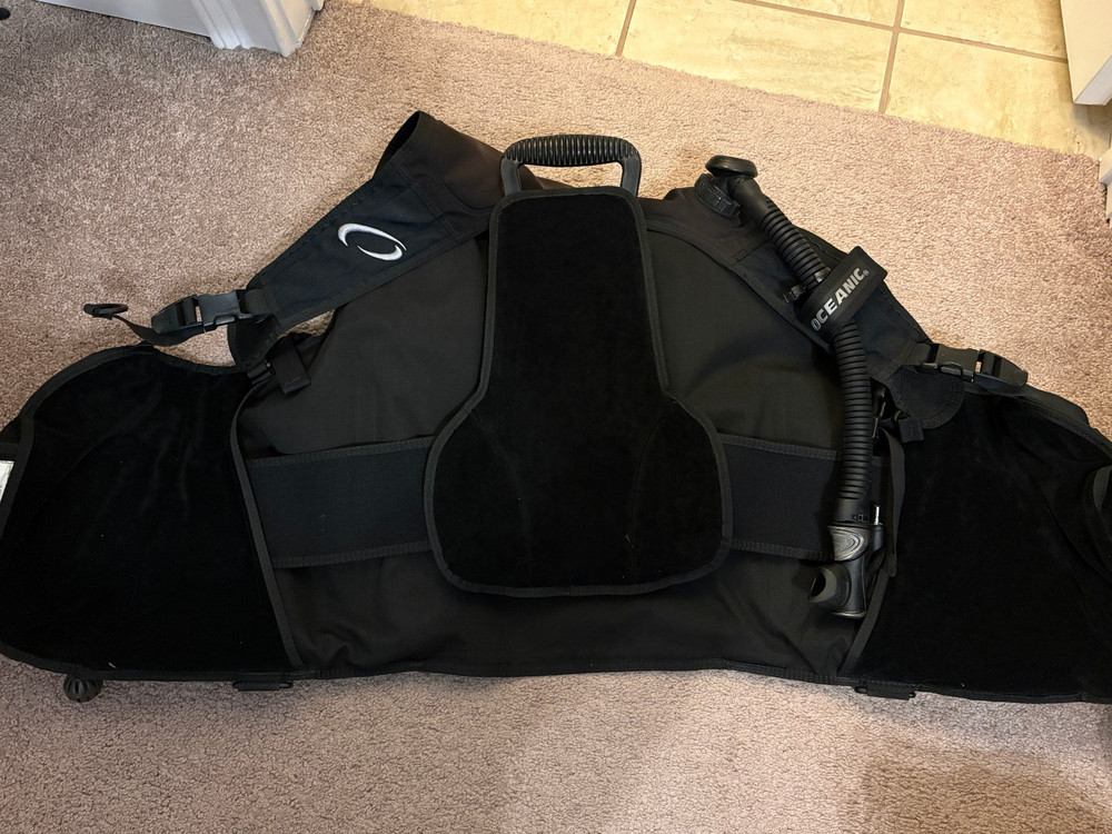 Oceanic Flex BCD Mens -- Large, black - includes weight pockets, Used, works