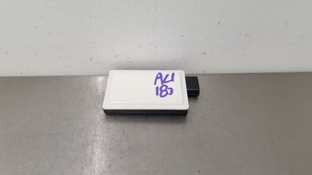 18 CHEVY CAMARO BLIND SPOT CONTROL MODULE LEFT DRIVER 84287222