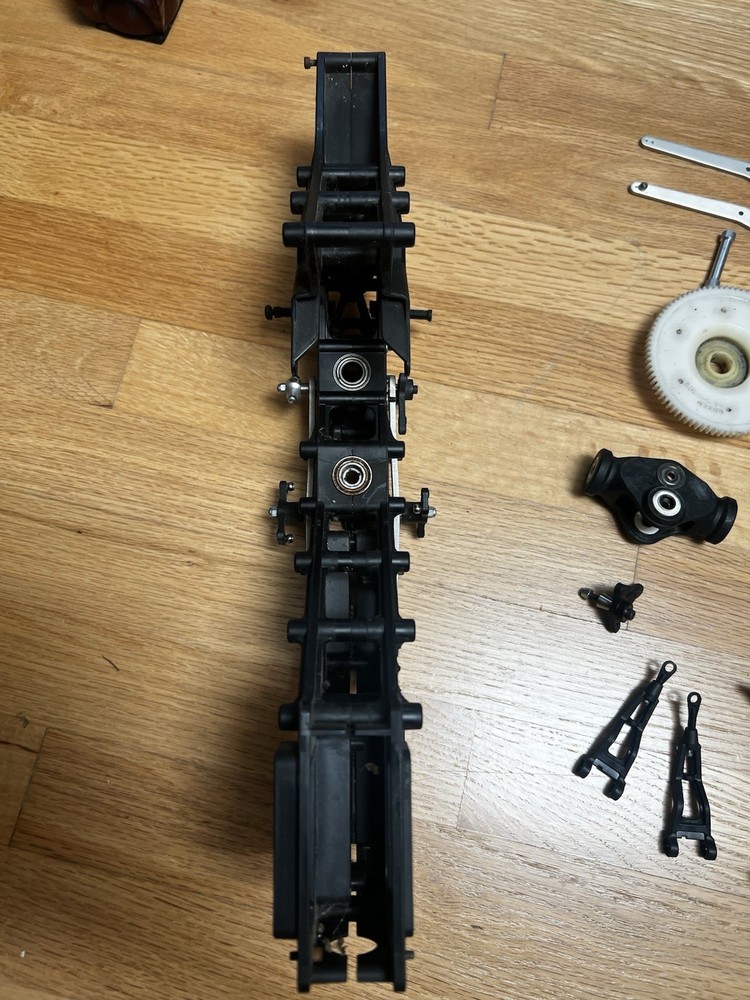 HIROBO FREYA 90 RC NITRO Helicopters Part