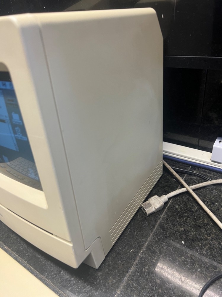 Macintosh Classic / keyboard mouse/ working!