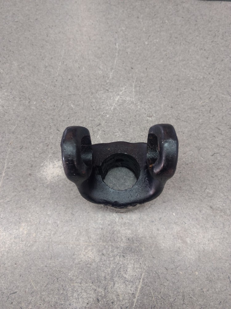 W800-8220 PTO YOKE
