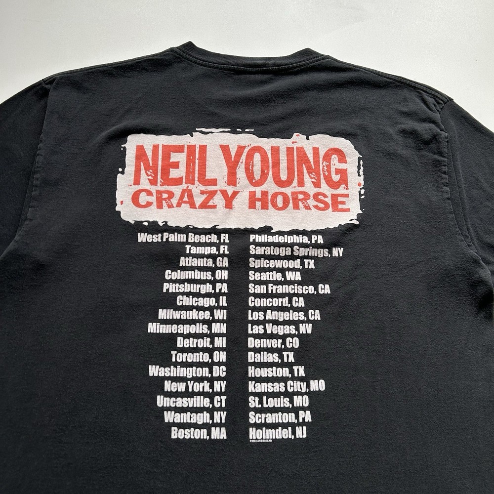 Vintage Neil Young T-Shirt Size Large Crazy Horse 2003 Band Concert Tour Y2K