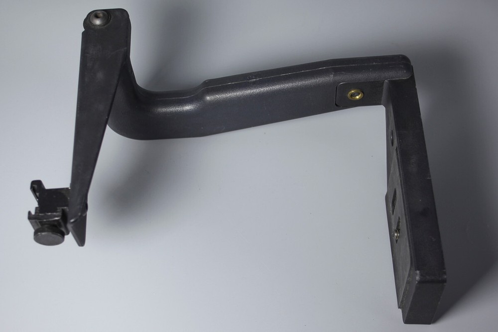 Camera flash bracket