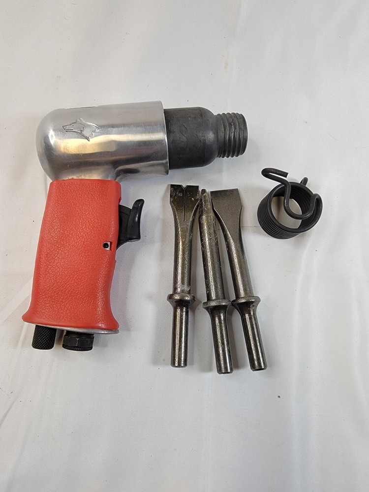 Husky Tools Pneumatic Air Hammer HDT103 w/ Chisel Bits