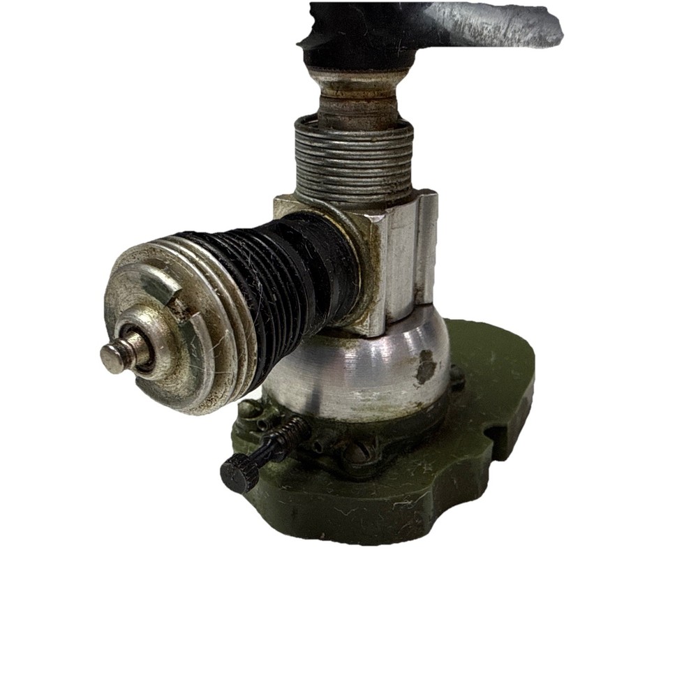 Cox Vintage Thimble Drone Space Bug Engine 5d 3p 3c2