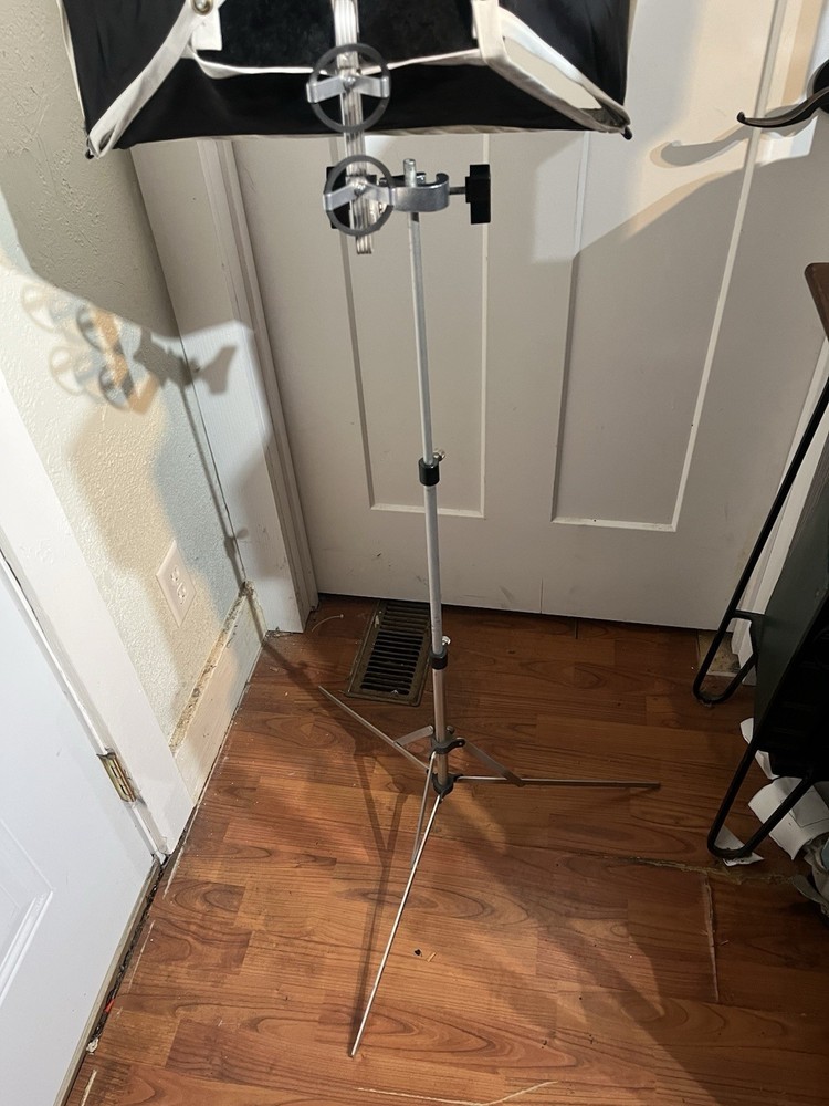 2 Larson Reflectasol Soff Boxes Mini Photo Studio + 1 Smith-Victor 5’ Stand