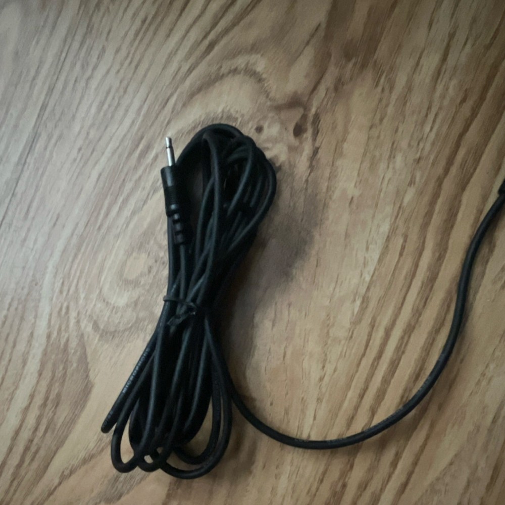 Samson Handheld/Stand-Held Wired Microphone 3.5mm On/Off Switch Black Audio