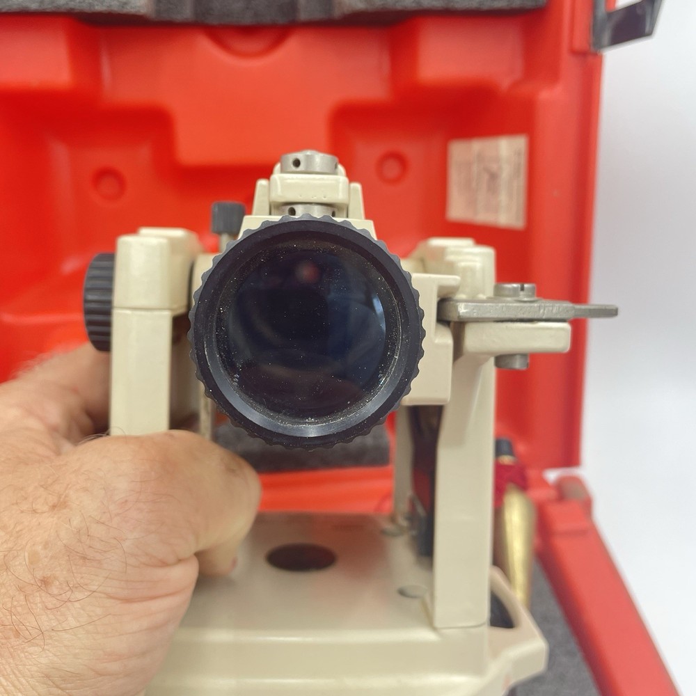 Realist David White Instruments LT8-300 Optical Level-Transit In Case