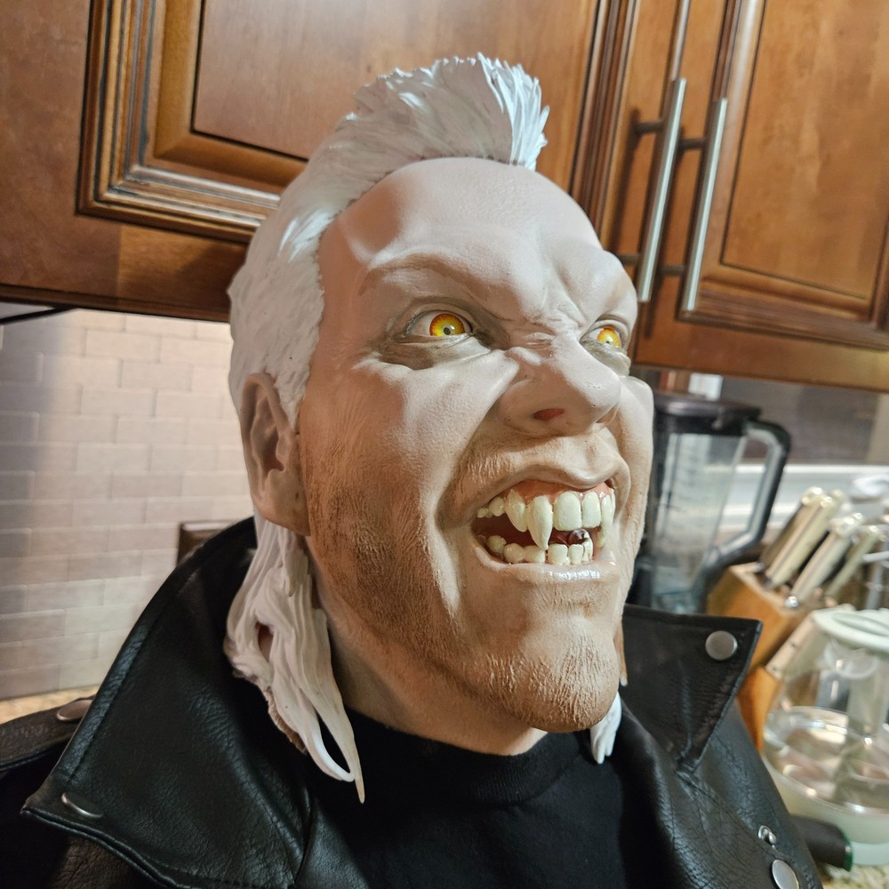 David Lost Boys vampire keifer sutherland torso bust
