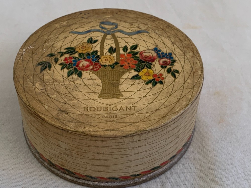 7 antique powder boxes, filled