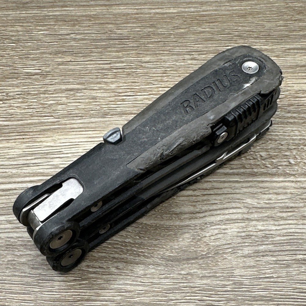 Gerber Radius Multi Tool Ergonomic 8 tool Pliers Knife Screwdriver Multitool