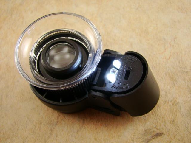 15 Power LED White & UV Lighted Magnifier w/Adjustable Focus -Ore & Minerial