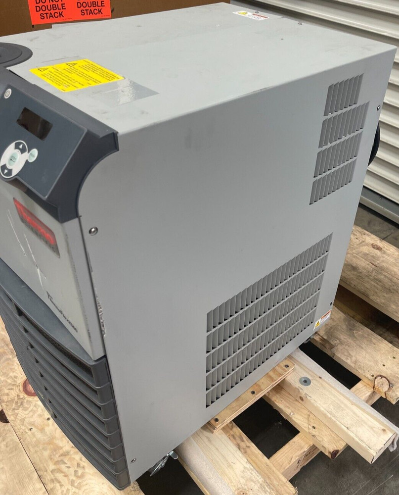 Thermo Scientific Neslab Thermoflex 2500 Recirculating Chiller