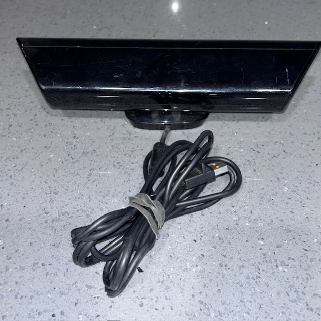 Official Microsoft Xbox 360 Kinect Motion Sensor Bar! ~ Works Great! Fast Ship!
