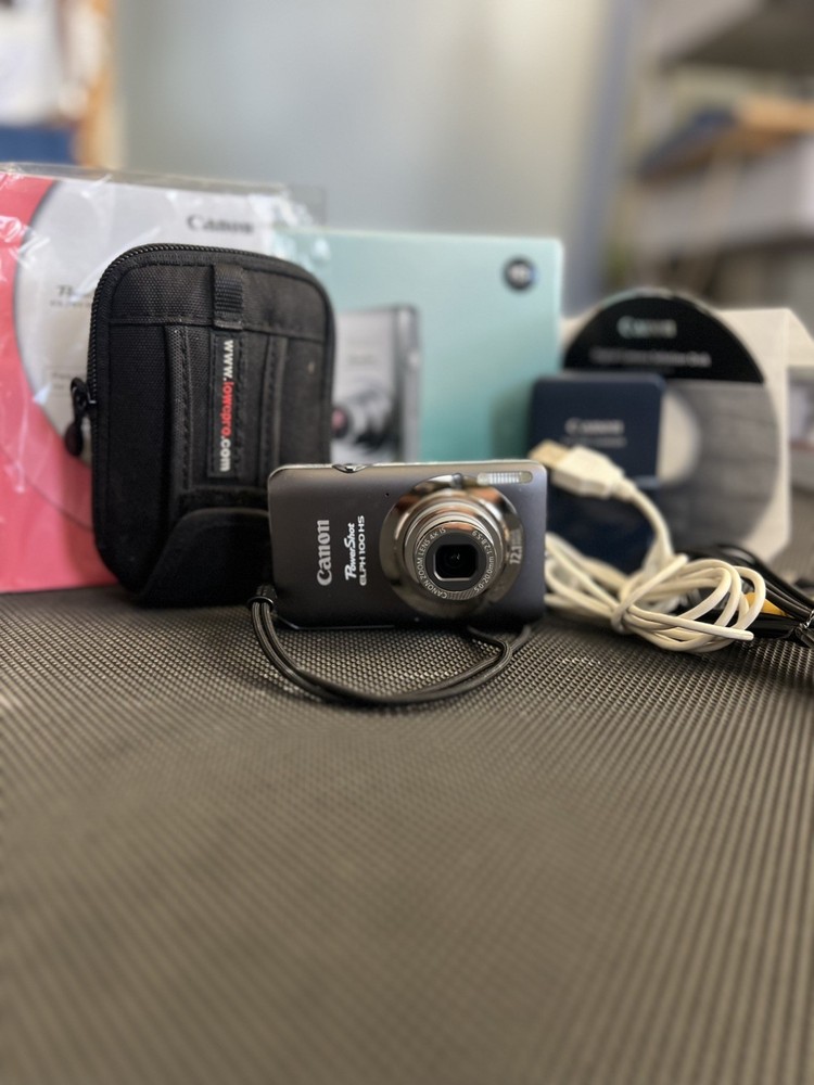 Canon PowerShot ELPH 100 HS Gray 12.1MP Digital Camera Bundle - Tested & Working