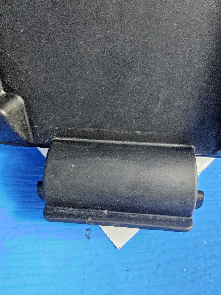 2005 SUBARU LEGACY ARM REST 6689