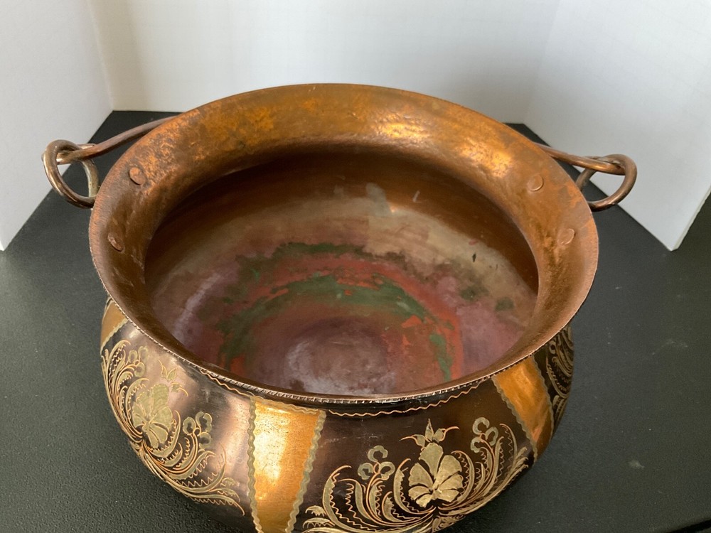 Vintage Copper Pot Beautiful etchings